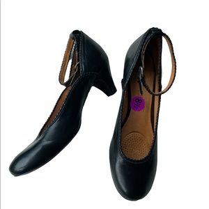 Gentle Souls by Kenneth Cole Soft Black Pump w Ankle Strap